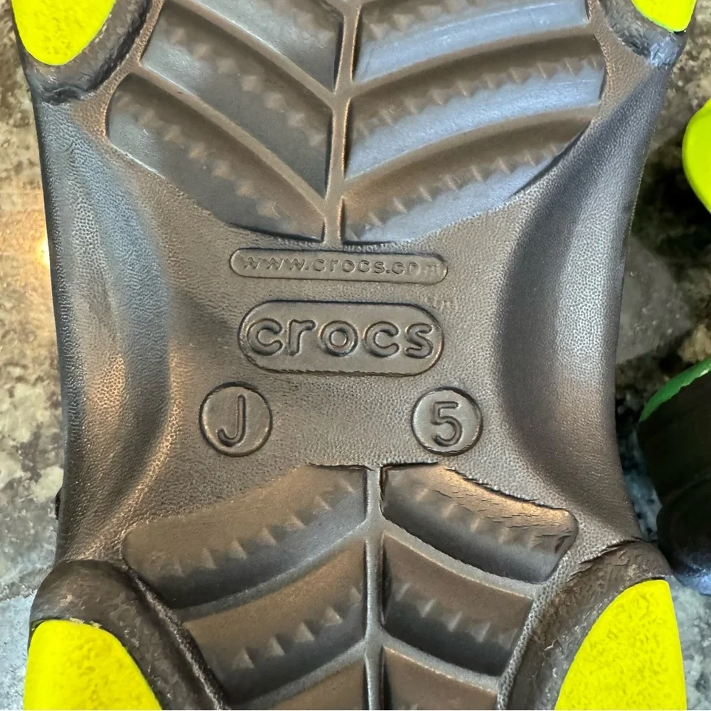 Crocs Kids J5 Green Alien Galaxy Clogs w/ Jibbitz Charms‎